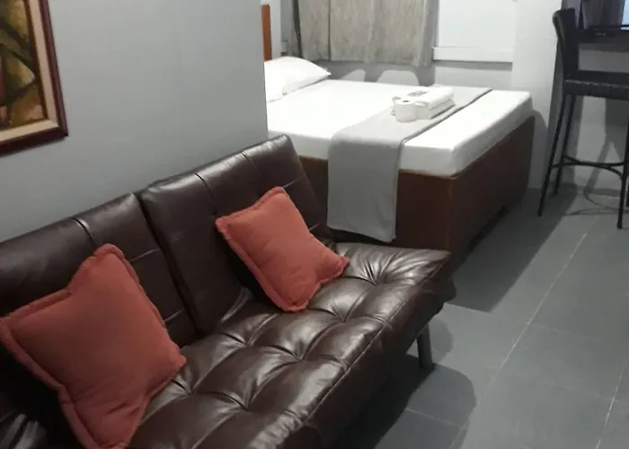 Oyo 722 Slouch فندق 2*